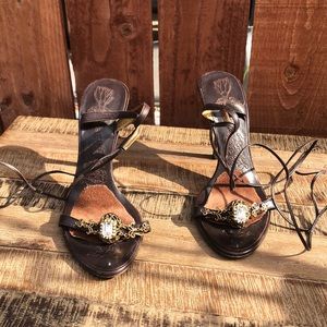 Vicini made in Italy brown leather heels with gold hardware and beautiful stone